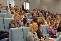 Wykład "Ekstrakcje chirurgiczne zębów u psów i kotów"